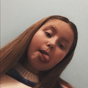 Meet your Posher, Myra